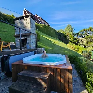 https://pousada-das-lavandas.camposdojordaohotels.net